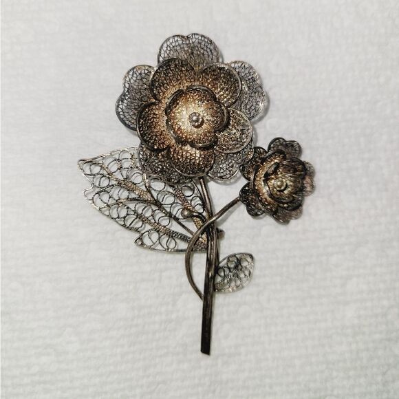 VINTAGE IMPERIAL Silver VERMEIL Filigree Ornate Flower Floral Brooch Pin - Picture 1 of 5